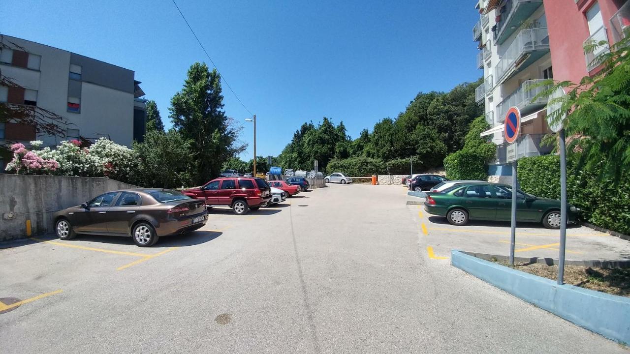 Apartment Deluxe Sea View Split Luaran gambar
